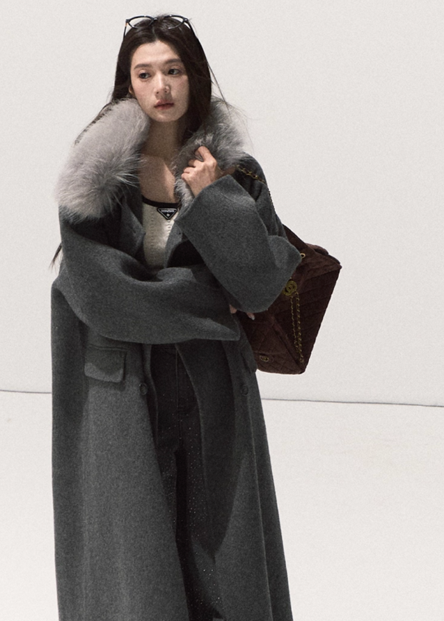 OAKMOO merino wool coat, reversible wool coat women, detachable raccoon fur collar coat, long winter wool coat, premium merino outerwear, double-breasted reversible coat, Korean minimalist winter coat, luxury long wool jacket, fur collar maxi coat, fall winter premium coat women