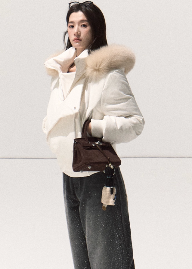 OAKMOO down jacket, white fox fur down jacket, 95 white duck down coat, winter short down parka, fox trim hooded jacket, Korean designer down jacket, warm winter coat women, sculptural down jacket, luxury fox fur collar coat