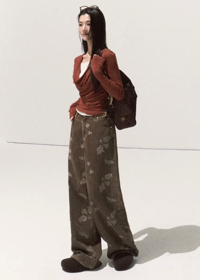 OAKMOO vintage denim, jacquard wide-leg jeans, distressed straight pants women, winter loose denim trousers, Korean designer denim, textured vintage jeans, quiet luxury casual pants, sculptural silhouette jeans, autumn winter warm denim