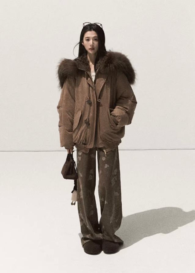 OAKMOO vintage denim, jacquard wide-leg jeans, distressed straight pants women, winter loose denim trousers, Korean designer denim, textured vintage jeans, quiet luxury casual pants, sculptural silhouette jeans, autumn winter warm denim