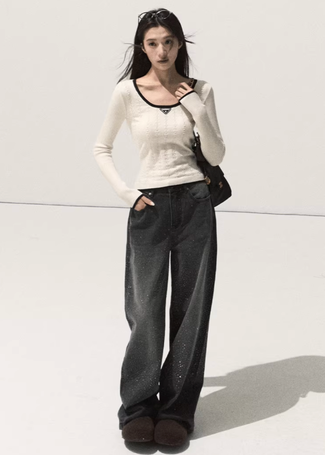 OAKMOO wool knit top, slim winter base layer, soft skin-friendly long sleeve, minimalist knit shirt women, Korean designer knitwear, warm wool top, sculptural slim tee, autumn winter layering top, ivory contrast trim knit