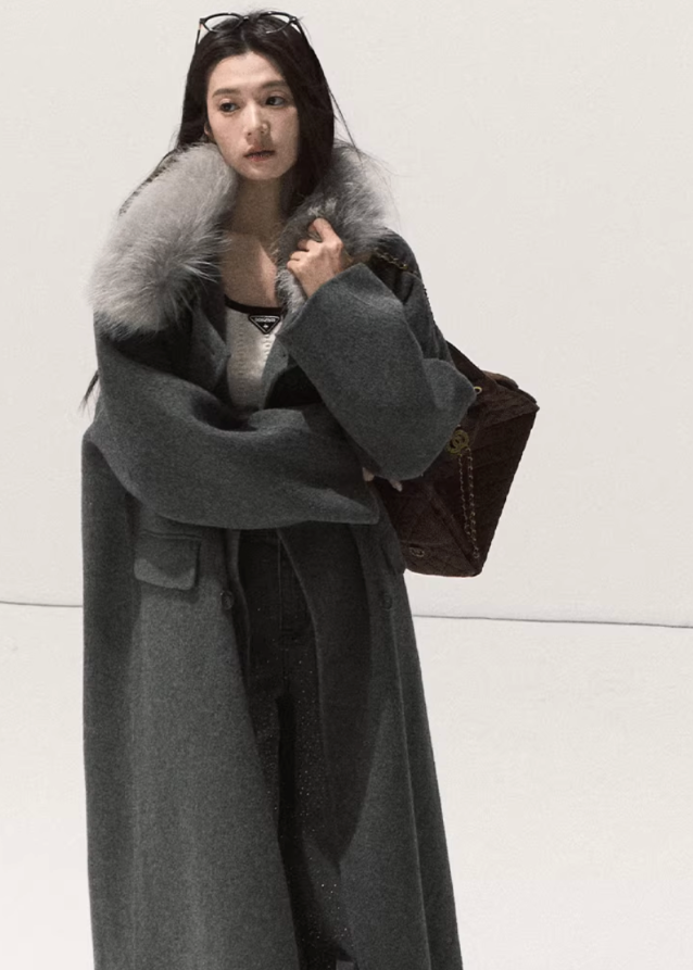 OAKMOO wool knit top, slim winter base layer, soft skin-friendly long sleeve, minimalist knit shirt women, Korean designer knitwear, warm wool top, sculptural slim tee, autumn winter layering top, ivory contrast trim knit