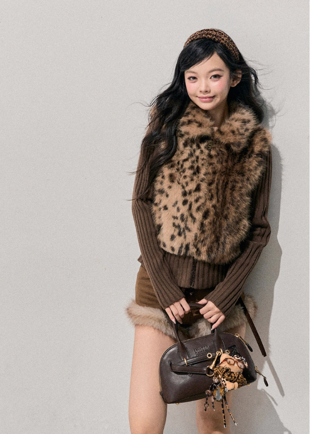 AOMALM winter top, faux fur knit jacket, Korean style winter outfit, eco fur pullover, soft fur sweater women, layered knit jacket, winter feminine top, warm winter knitwear, fake two piece top, Korean fashion 2025, cozy winter tops, plush faux fur jacket women, ribbed knit winter top, stylish warm tops for women, feminine winter clothing, A-line winter outfits, cute Korean winter look, soft landing jacket AOMALM, winter warm aesthetic top