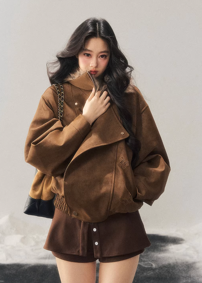 AOMALM winter jacket, plush padded coat women, Hepburn style winter jacket, butterfly trench coat, Korean feminine winter coat, padded plush jacket women, soft winter outerwear, elegant winter coat women, vintage inspired winter jacket, Korean aesthetic outerwear, cozy winter jacket, feminine padded coat, winter trench style jacket, warm plush coat women
