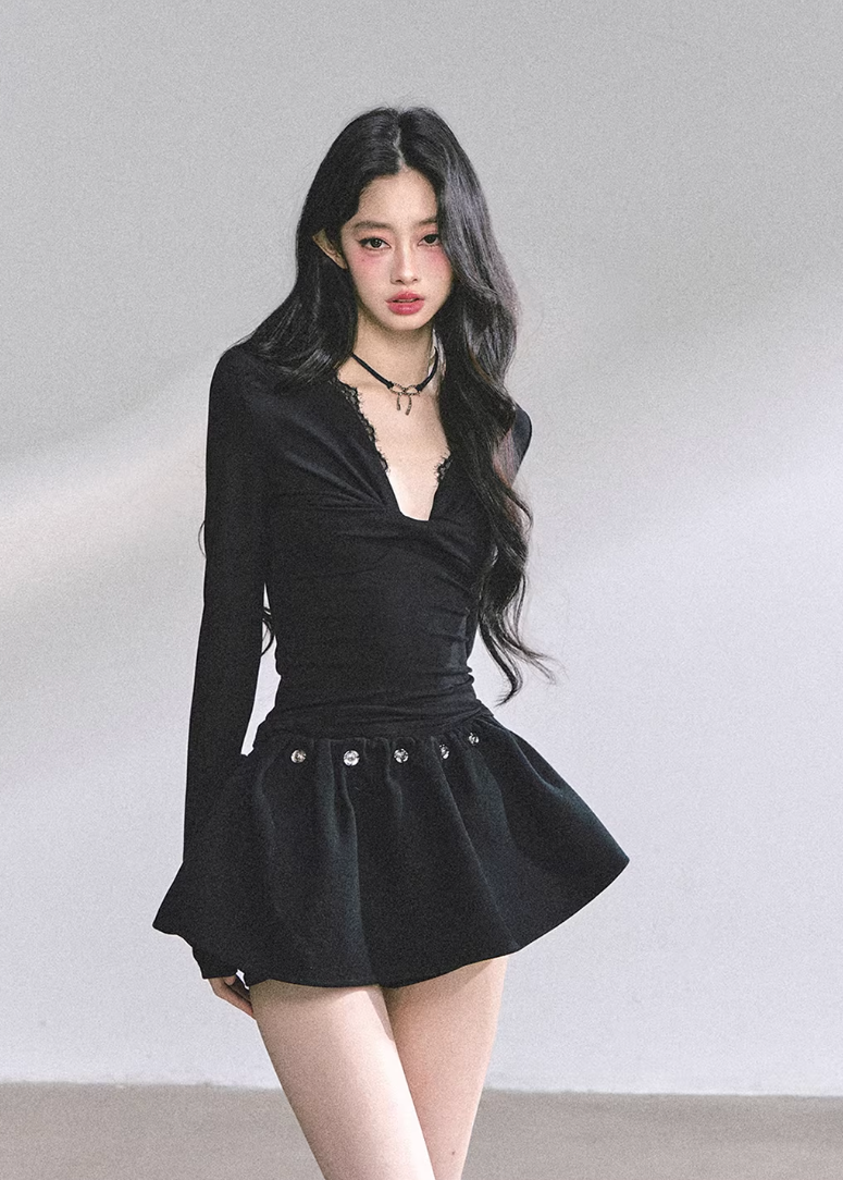 AOMALM lace top, long sleeve V-neck top women, slimming lace T-shirt, Korean feminine top, hot girl long sleeve top, autumn slim fit top, lace detail shirt women, soft stretch long sleeve, elegant V-neck top, Korean aesthetic clothing, fitted women’s top, lightweight fall top, feminine lace blouse, layering long sleeve top