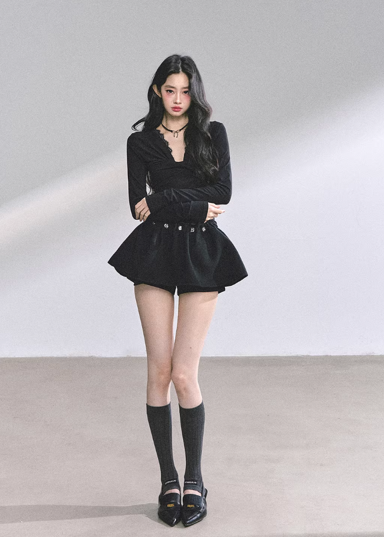 AOMALM lace top, long sleeve V-neck top women, slimming lace T-shirt, Korean feminine top, hot girl long sleeve top, autumn slim fit top, lace detail shirt women, soft stretch long sleeve, elegant V-neck top, Korean aesthetic clothing, fitted women’s top, lightweight fall top, feminine lace blouse, layering long sleeve top