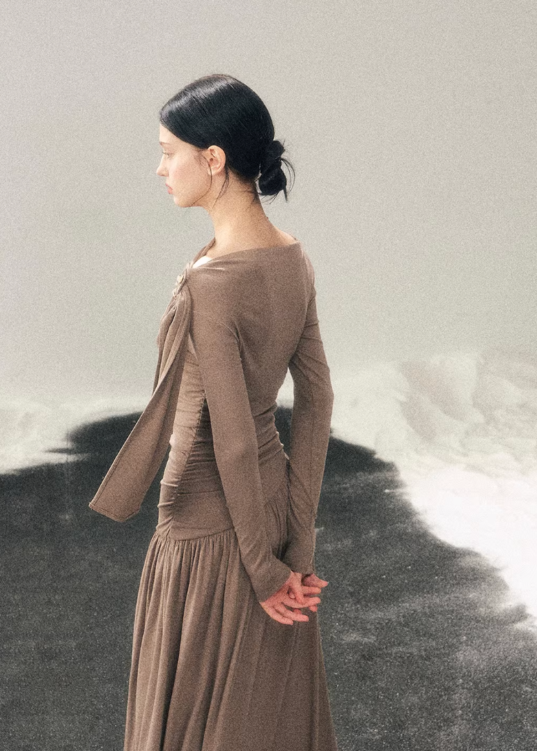 AOMALM long dress, French cool style dress, draped winter dress women, slimming long skirt dress, hip hugging maxi dress, ruched long dress women, elegant winter dress, Korean aesthetic dress, feminine draped dress, modern French style dress, body contour dress women, winter long sleeve dress, minimalist elegant dress