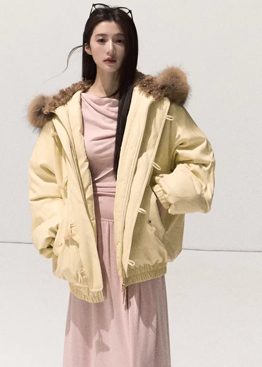 OAKMOO down parka, raccoon fur collar jacket, white duck down parka women, Korean winter parka, luxury fur down coat, detachable fur hood jacket, premium winter outerwear women, Finnish fur down jacket, warm winter parka women, oversized Korean parka, cold weather down jacket, stylish winter coat women, hooded down parka, snow-ready winter jacket, designer Korean outerwear