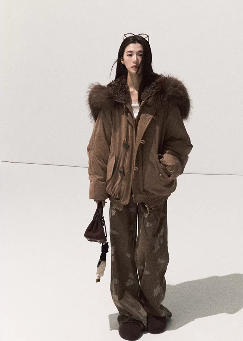 OAKMOO down parka, raccoon fur collar jacket, white duck down parka women, Korean winter parka, luxury fur down coat, detachable fur hood jacket, premium winter outerwear women, Finnish fur down jacket, warm winter parka women, oversized Korean parka, cold weather down jacket, stylish winter coat women, hooded down parka, snow-ready winter jacket, designer Korean outerwear