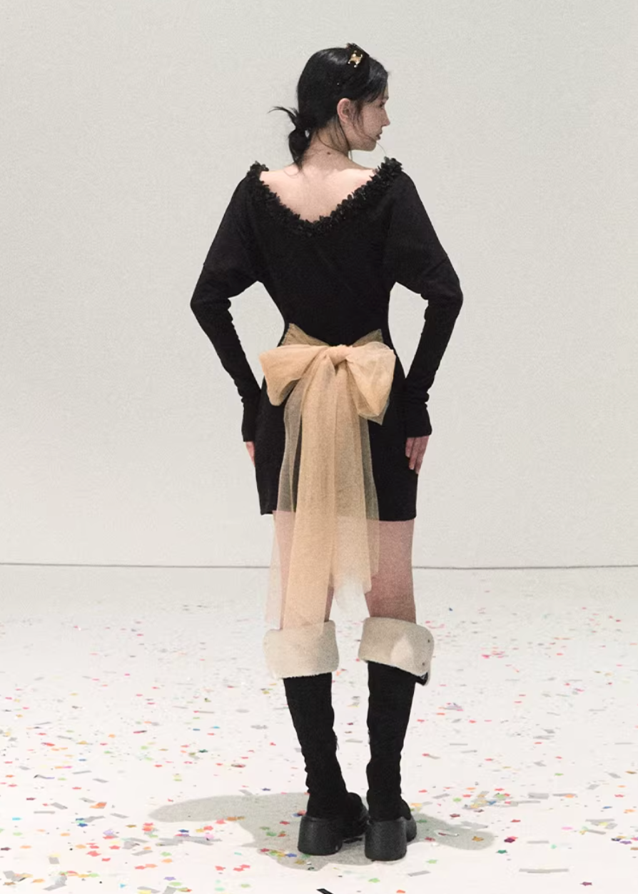 OAKMOO knit dress, Korean winter knit dress, long sleeve knit mini dress, bow back knit dress, Christmas knit dress women, feminine winter dress, slim fit knit dress, Korean stylish dress, warm winter mini dress, soft knit dress women, holiday knit dress, elegant Korean fashion, winter outfit women, cozy knit dress, chic winter dress