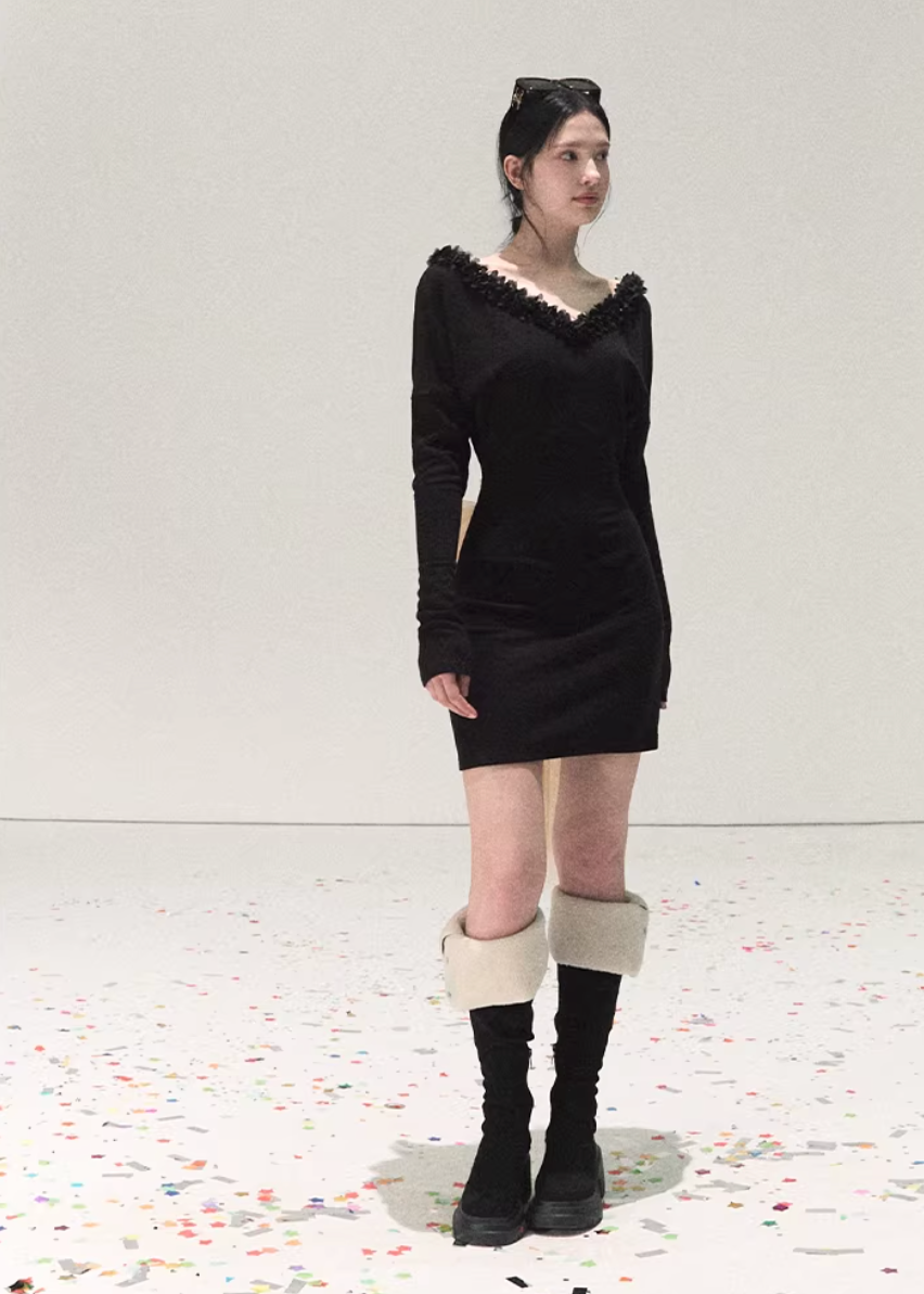 OAKMOO knit dress, Korean winter knit dress, long sleeve knit mini dress, bow back knit dress, Christmas knit dress women, feminine winter dress, slim fit knit dress, Korean stylish dress, warm winter mini dress, soft knit dress women, holiday knit dress, elegant Korean fashion, winter outfit women, cozy knit dress, chic winter dress