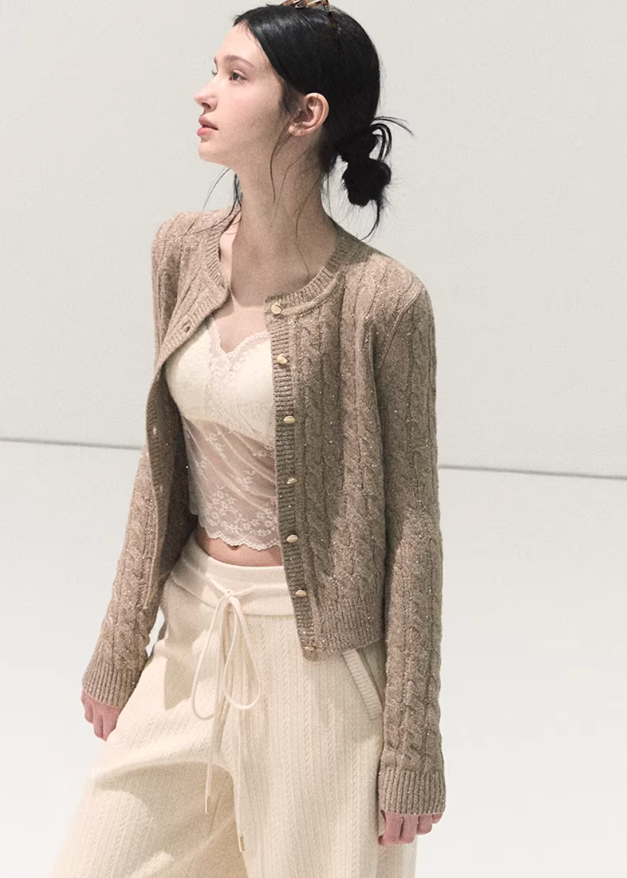 OAKMOO knit cardigan, Korean cable knit cardigan, women’s wool cardigan, filigree knit sweater, slim fit knit cardigan, Korean winter fashion, elegant knitwear women, Christmas knit cardigan, layering cardigan women, soft wool blend sweater, minimalist Korean style, OAKMOO winter cardigan, feminine knit top