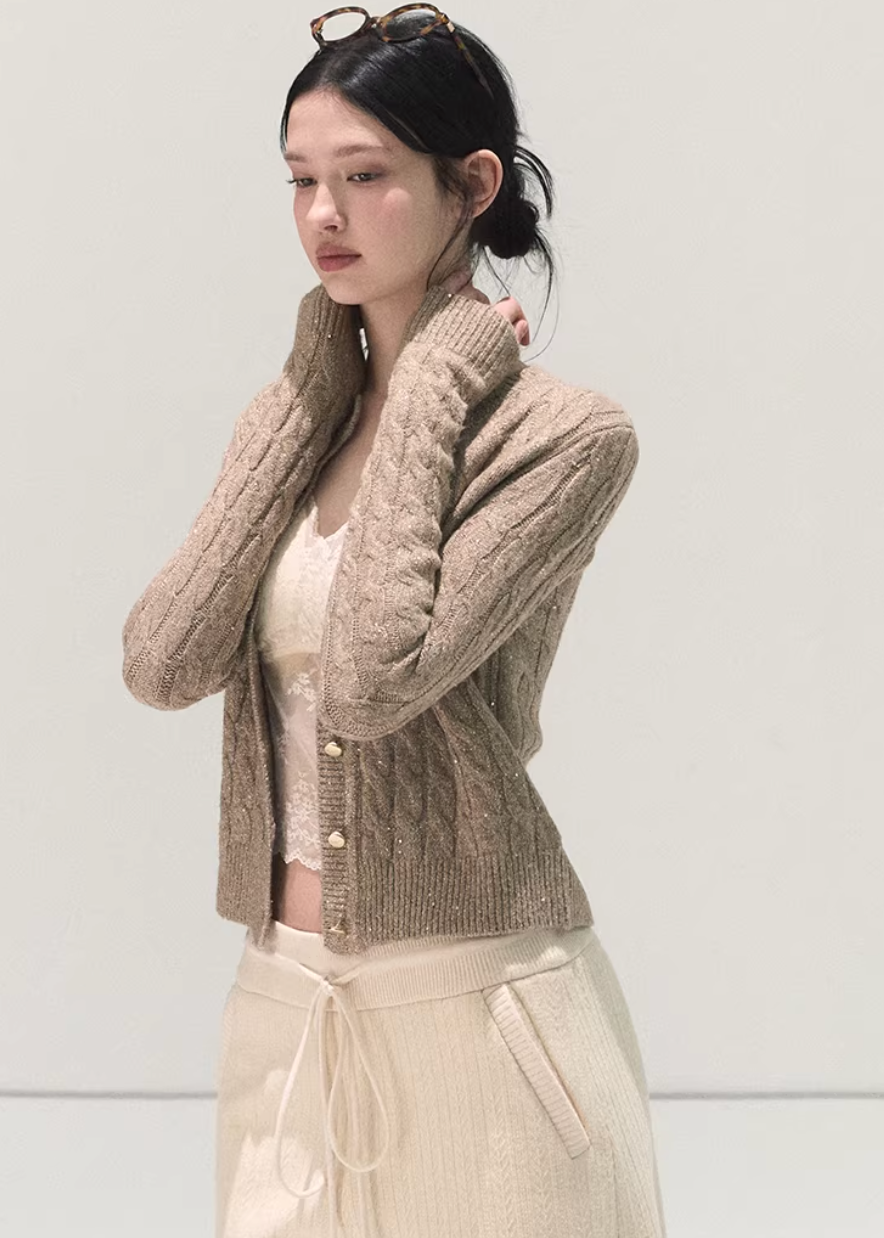 OAKMOO knit cardigan, Korean cable knit cardigan, women’s wool cardigan, filigree knit sweater, slim fit knit cardigan, Korean winter fashion, elegant knitwear women, Christmas knit cardigan, layering cardigan women, soft wool blend sweater, minimalist Korean style, OAKMOO winter cardigan, feminine knit top