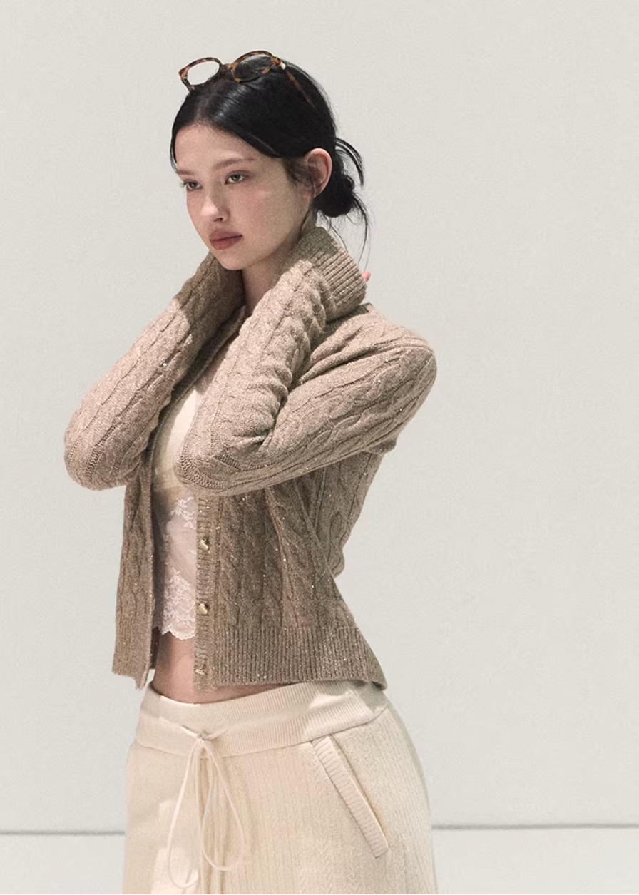 OAKMOO knit cardigan, Korean cable knit cardigan, women’s wool cardigan, filigree knit sweater, slim fit knit cardigan, Korean winter fashion, elegant knitwear women, Christmas knit cardigan, layering cardigan women, soft wool blend sweater, minimalist Korean style, OAKMOO winter cardigan, feminine knit top
