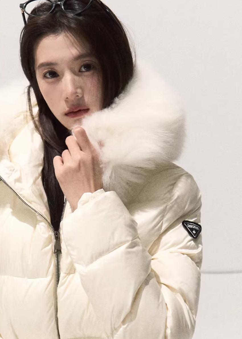 OAKMOO down jacket, white duck down jacket women, Korean luxury down coat, fur collar down jacket, hooded down jacket women, white winter down coat, OAKMOO winter outerwear, imitation fox fur jacket, waist slimming down jacket, elegant Korean winter coat, women’s luxury down jacket