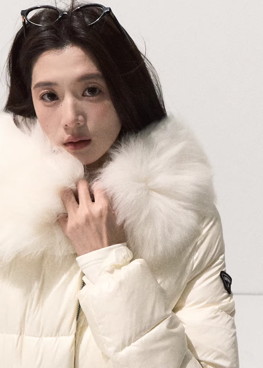 OAKMOO down jacket, white duck down jacket women, Korean luxury down coat, fur collar down jacket, hooded down jacket women, white winter down coat, OAKMOO winter outerwear, imitation fox fur jacket, waist slimming down jacket, elegant Korean winter coat, women’s luxury down jacket