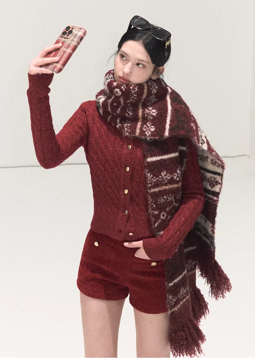 OAKMOO wool scarf, Fair Isle scarf women, handmade winter scarf, long wool scarf, Christmas scarf women, Korean style winter accessories, Fair Isle knit scarf, winter gift scarf, OAKMOO Christmas collection, wool fringe scarf, women’s winter layering scarf, holiday knit scarf