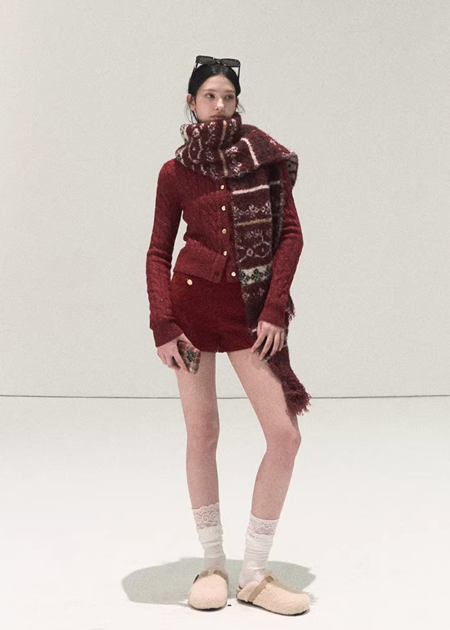 OAKMOO shorts, wool mini shorts, winter wool shorts women, holiday wool shorts, Korean winter shorts, Christmas outfit shorts, high waist wool shorts, tailored mini shorts, festive winter fashion, OAKMOO bottoms, warm short slacks women, Korean chic winter wear