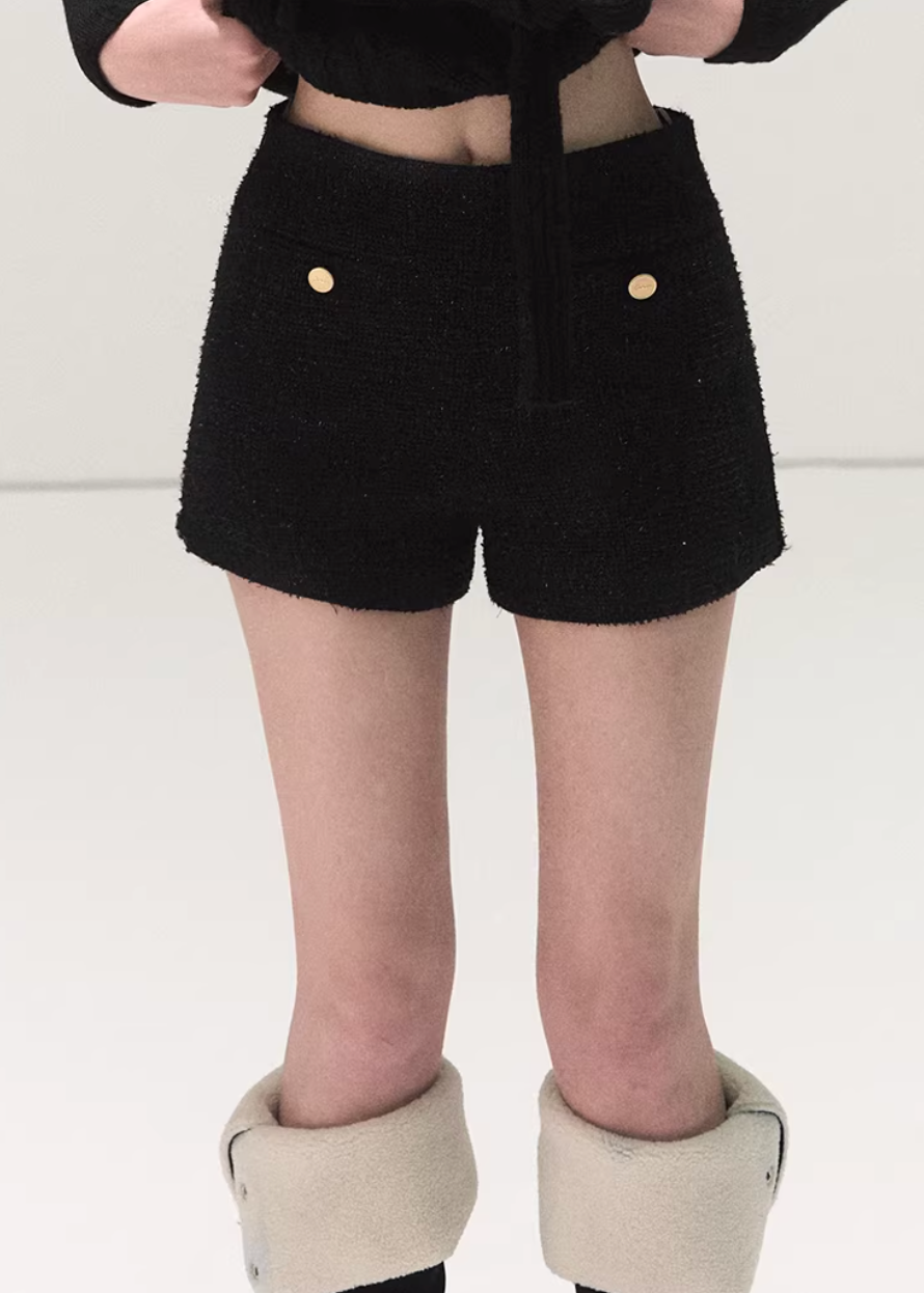 OAKMOO shorts, wool mini shorts, winter wool shorts women, holiday wool shorts, Korean winter shorts, Christmas outfit shorts, high waist wool shorts, tailored mini shorts, festive winter fashion, OAKMOO bottoms, warm short slacks women, Korean chic winter wear