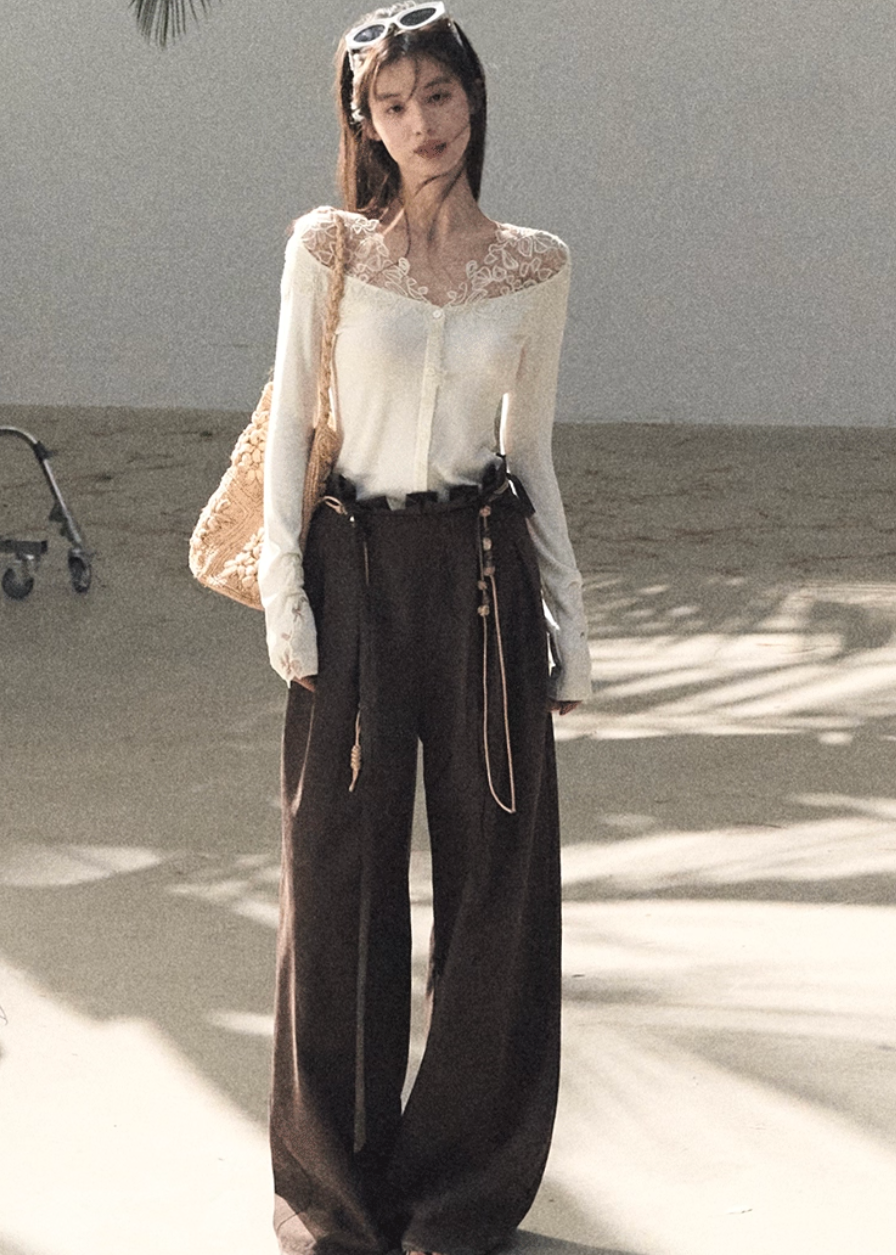 OAKMOO cardigan, lace knit cardigan women, V-neck slim knit top, Korean waist-fit cardigan, feminine lace top winter, elegant knit cardigan women, OAKMOO knitwear, pinch waist knit top, soft Korean style cardigan, slim fit lace cardigan, autumn winter knit top
