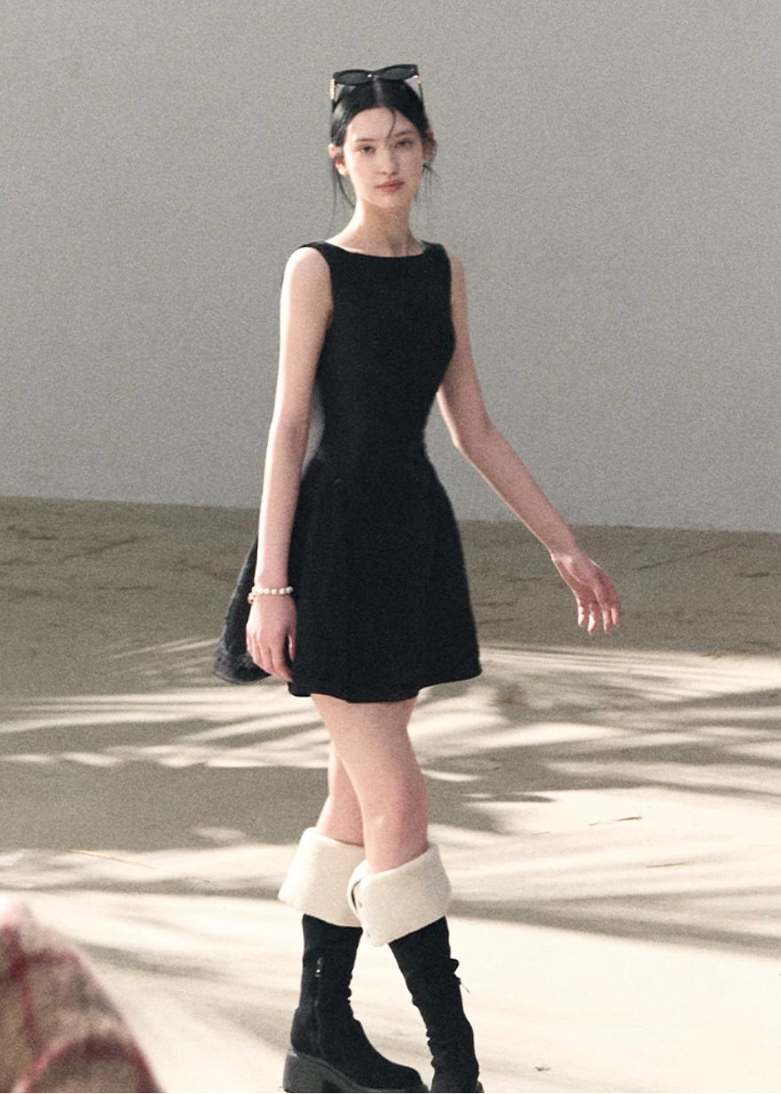 OAKMOO party dress, wool blend mini dress, embossed flower dress, Korean luxury dress, New Year party dress women, rich daughter style dress, elegant A-line dress winter, floral jacquard dress, minimalist party dress, OAKMOO winter dress, refined Korean aesthetic dress