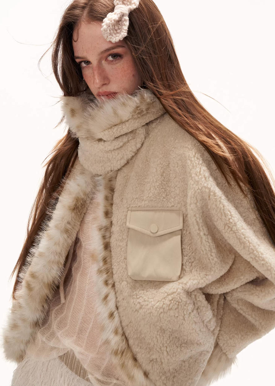 bat sleeve fleece jacket women, lamb wool winter jacket, y2k oversized fleece, loose fit winter top, high end casual jacket women, street style fleece jacket, premium lamb wool coat, cozy oversized jacket, trendy winter outerwear, mamc jacket style, batwing sleeve jacket, relaxed fit fleece coat, fashion winter jacket women, y2k streetwear outerwear, plush fleece jacket