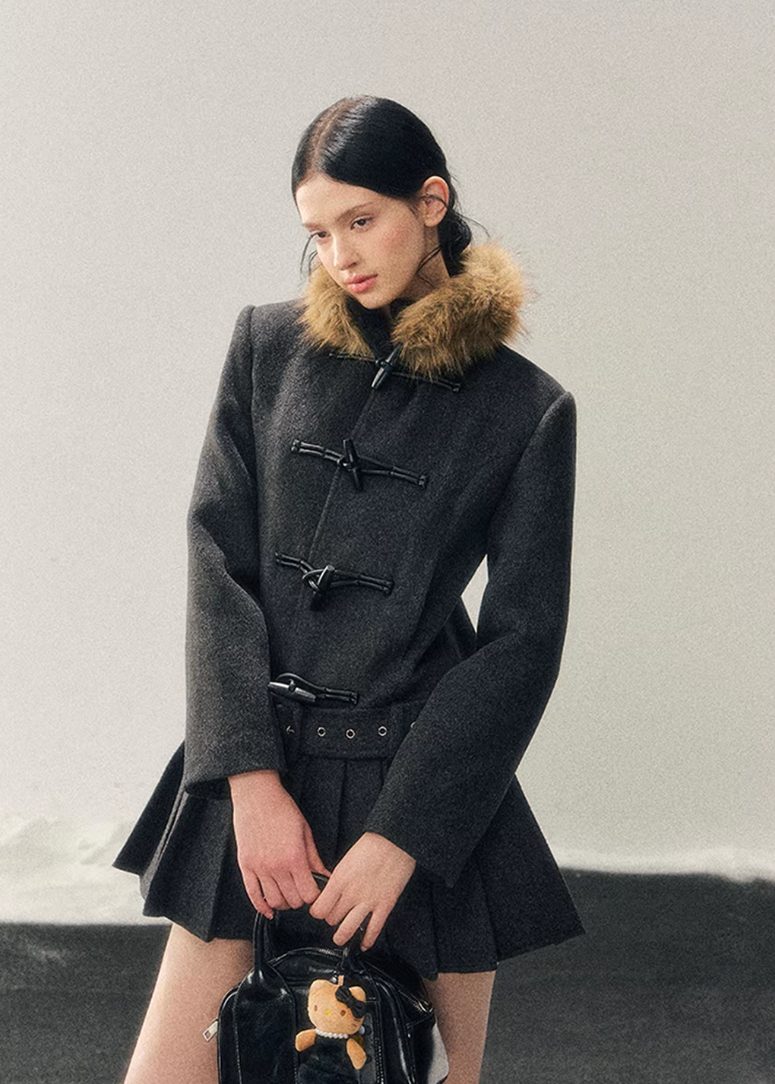 british wool coat women, horn buckle coat, mid length wool jacket, winter wool coat women, korean minimal outerwear, refined women coat, classic toggle coat women, elegant winter jacket, premium wool outerwear, understated women coat, aomalm wool style, timeless winter coat, modern classic women jacket, soft structured wool coat, daily luxury outerwear