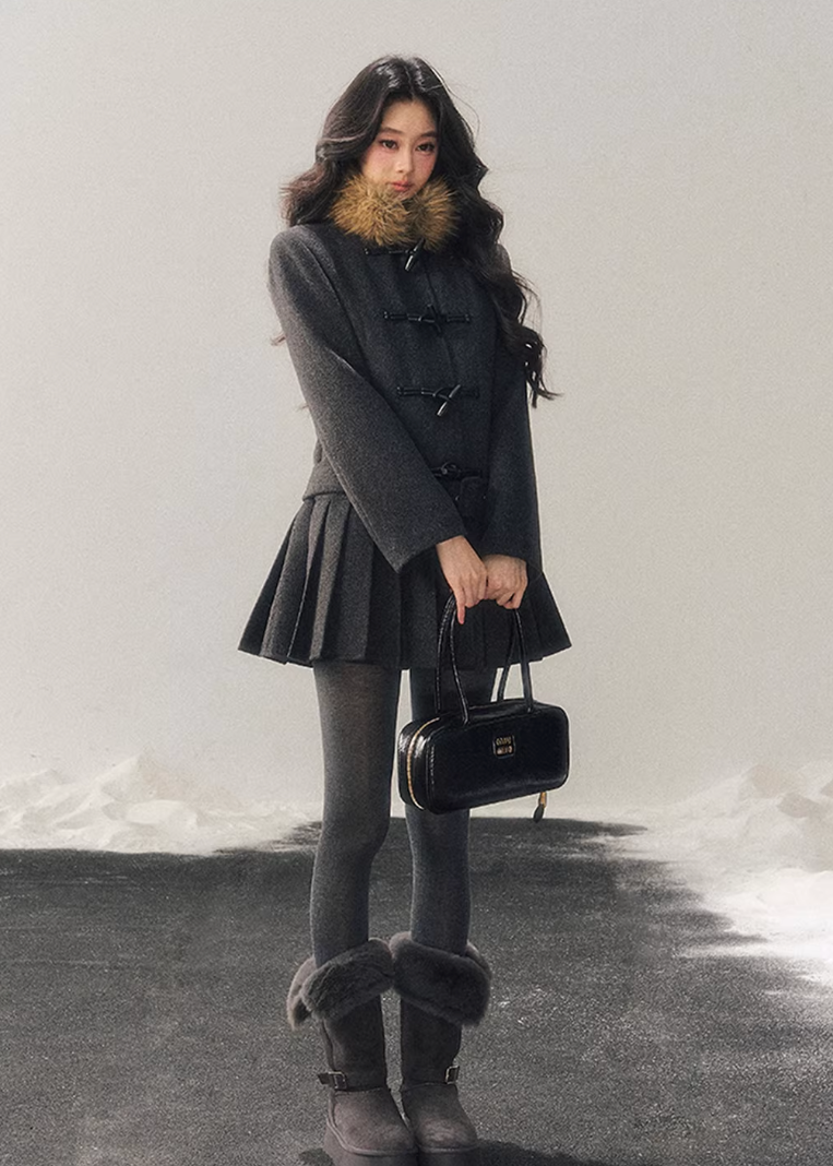 british wool coat women, horn buckle coat, mid length wool jacket, winter wool coat women, korean minimal outerwear, refined women coat, classic toggle coat women, elegant winter jacket, premium wool outerwear, understated women coat, aomalm wool style, timeless winter coat, modern classic women jacket, soft structured wool coat, daily luxury outerwear