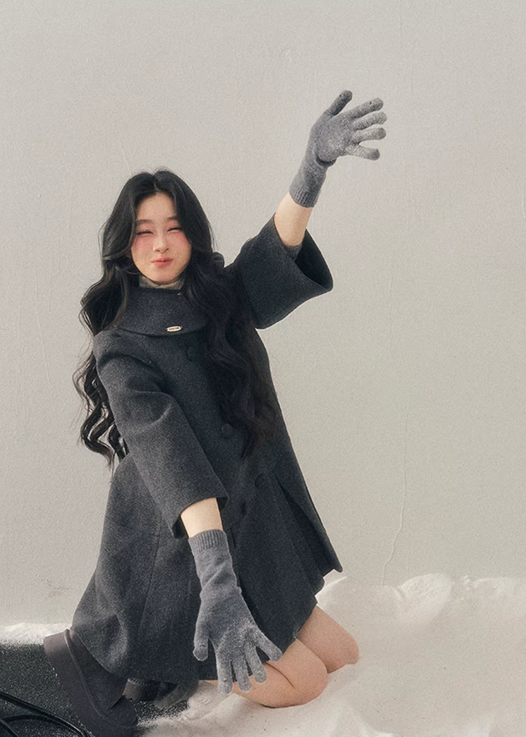 tweed wool coat women, mid length winter coat, gold button wool coat, korean minimal outerwear, refined women coat, elegant winter jacket women, structured wool coat, understated luxury coat, premium women outerwear, aomalm wool style, classic tweed coat women, feminine winter coat, modern wool mid coat, daily luxury outerwear, winter fashion women coat