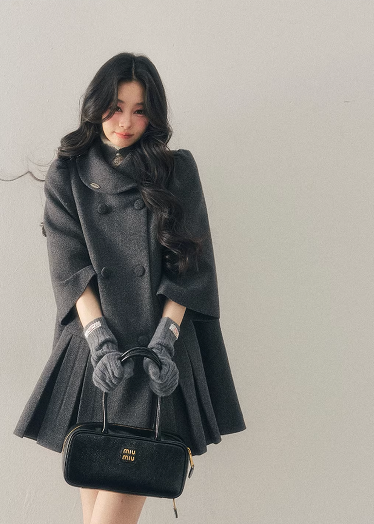 tweed wool coat women, mid length winter coat, gold button wool coat, korean minimal outerwear, refined women coat, elegant winter jacket women, structured wool coat, understated luxury coat, premium women outerwear, aomalm wool style, classic tweed coat women, feminine winter coat, modern wool mid coat, daily luxury outerwear, winter fashion women coat