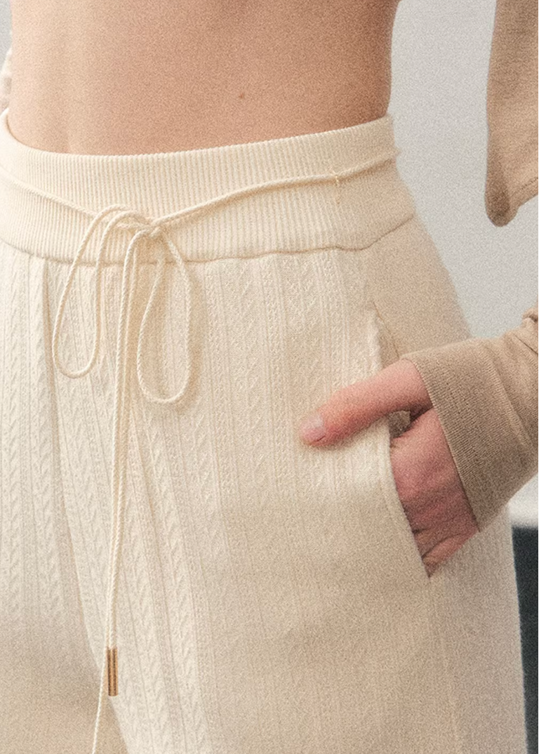 wide leg knit pants women, winter wide trousers women, korean minimal pants, soft knit lounge pants, relaxed fit winter trousers, elegant casual pants women, comfortable women pants, premium knit bottoms, aomalm pants style, understated luxury trousers, loose fit winter pants, modern women knit pants, calm style clothing women, versatile wide leg pants, cozy winter bottoms