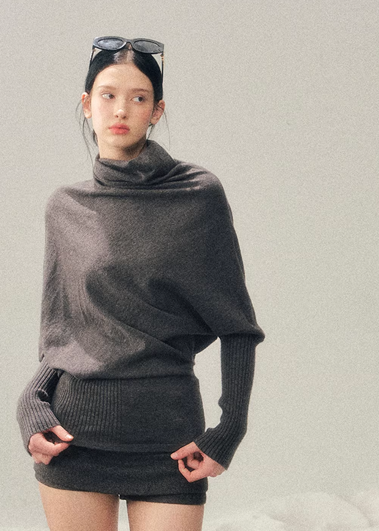 turtleneck knit sweater women, korean minimal knit top, lazy style winter sweater, draped knit top women, soft waist sweater, refined casual knitwear, winter knit top women, elegant daily wear sweater, premium women knit, aomalm knit style, understated luxury sweater, modern women basics, relaxed fit turtleneck, versatile winter knit, feminine winter top
