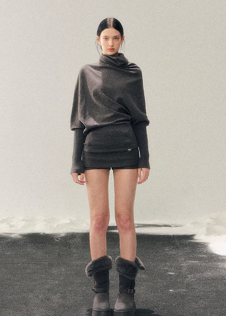 turtleneck knit sweater women, korean minimal knit top, lazy style winter sweater, draped knit top women, soft waist sweater, refined casual knitwear, winter knit top women, elegant daily wear sweater, premium women knit, aomalm knit style, understated luxury sweater, modern women basics, relaxed fit turtleneck, versatile winter knit, feminine winter top