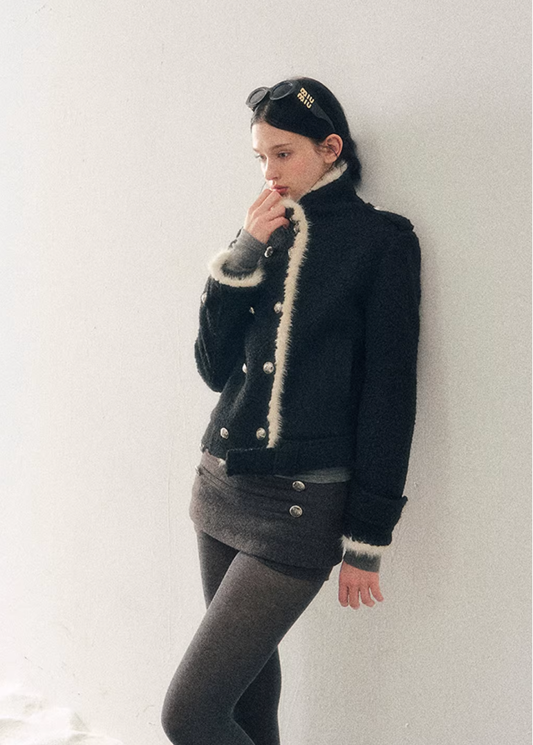 hepburn wool coat women, padded wool jacket women, winter wool coat women, korean minimal outerwear, elegant winter coat, refined women jacket, classic short wool coat, premium women outerwear, aomalm wool style, understated luxury winter wear, thickened wool coat, feminine winter jacket, modern women coat, timeless winter outerwear, daily luxury wool coat