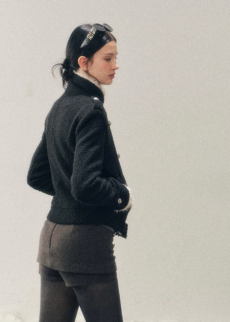 hepburn wool coat women, padded wool jacket women, winter wool coat women, korean minimal outerwear, elegant winter coat, refined women jacket, classic short wool coat, premium women outerwear, aomalm wool style, understated luxury winter wear, thickened wool coat, feminine winter jacket, modern women coat, timeless winter outerwear, daily luxury wool coat