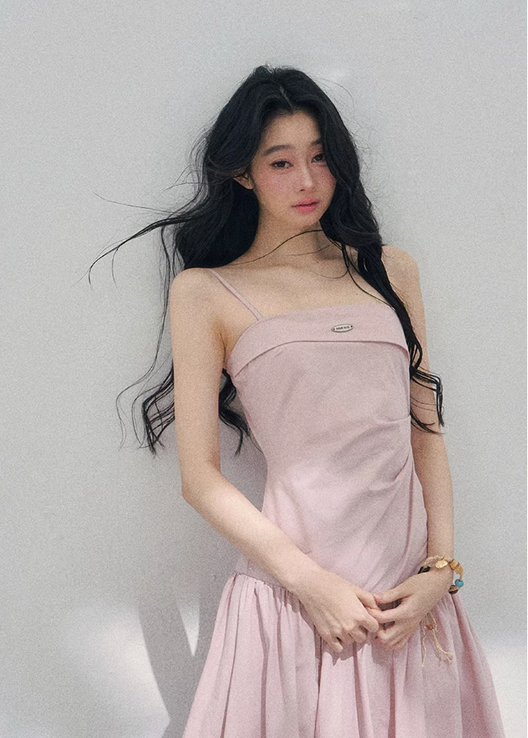 AOMALM seaside slip dress women, French romantic long slip dress, feminine vacation maxi dress, Korean elegant spring long dress, quiet luxury romantic outfit, Parisian inspired slip gown, waist defining long dress women, romantic Korean French aesthetic clothing, lightweight spring maxi dress, refined feminine seaside dress, soft luxury womenswear gown, elegant pastel long dress, luxury Korean designer inspired vacation dress, flowy spring slip dress women