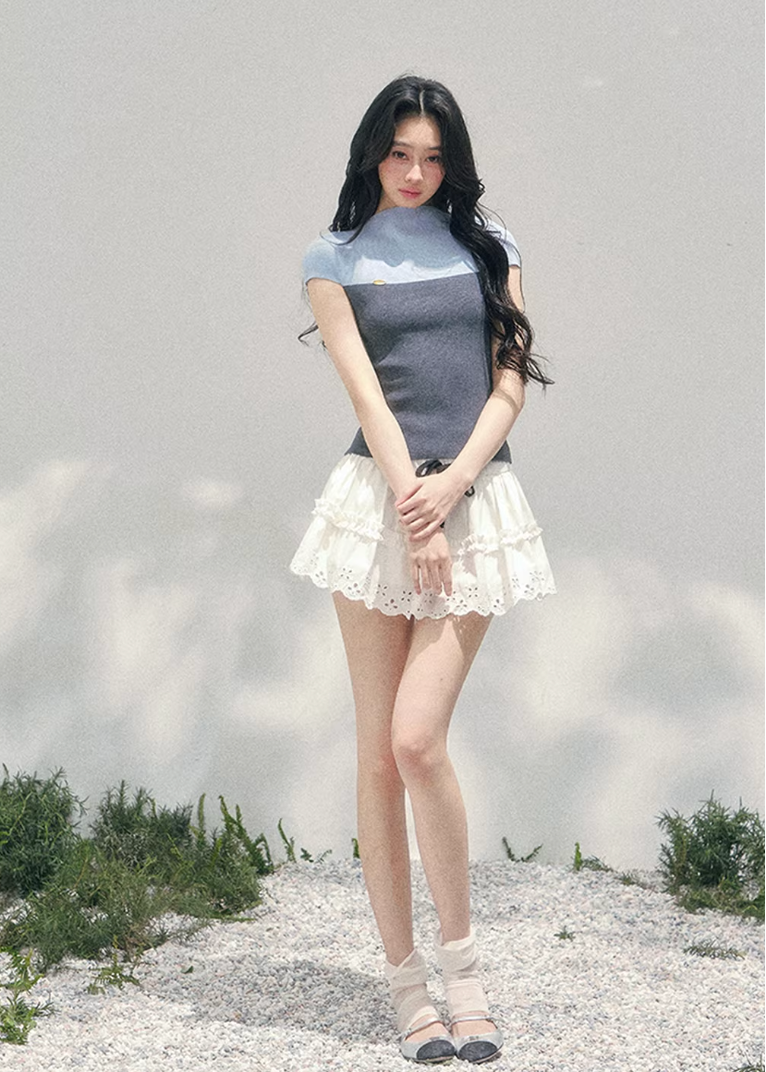 AOMALM colorblock knit top women, French romantic fitted spring top, feminine waist slimming knitwear, Korean elegant short sleeve knit, quiet luxury romantic outfit, Parisian inspired knit blouse, refined feminine silhouette top, romantic Korean French aesthetic clothing, lightweight spring knit top women, soft luxury womenswear knit, elegant colorblock fashion top, luxury Korean designer inspired knitwear, feminine sculpted knit blouse