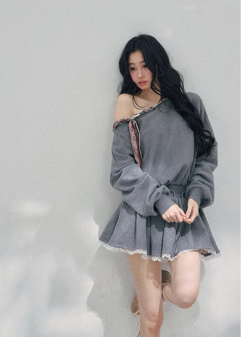 AOMALM slanted shoulder dress women, French romantic sweatshirt mini dress, feminine lace trim knit dress, Korean elegant casual spring dress, quiet luxury romantic outfit, Parisian inspired asymmetric knit dress, delicate lace hem mini dress, romantic Korean French aesthetic clothing, lightweight spring sweatshirt dress women, refined feminine casual dress, soft luxury womenswear knit dress, elegant sporty romantic outfit, luxury Korean designer inspired dress