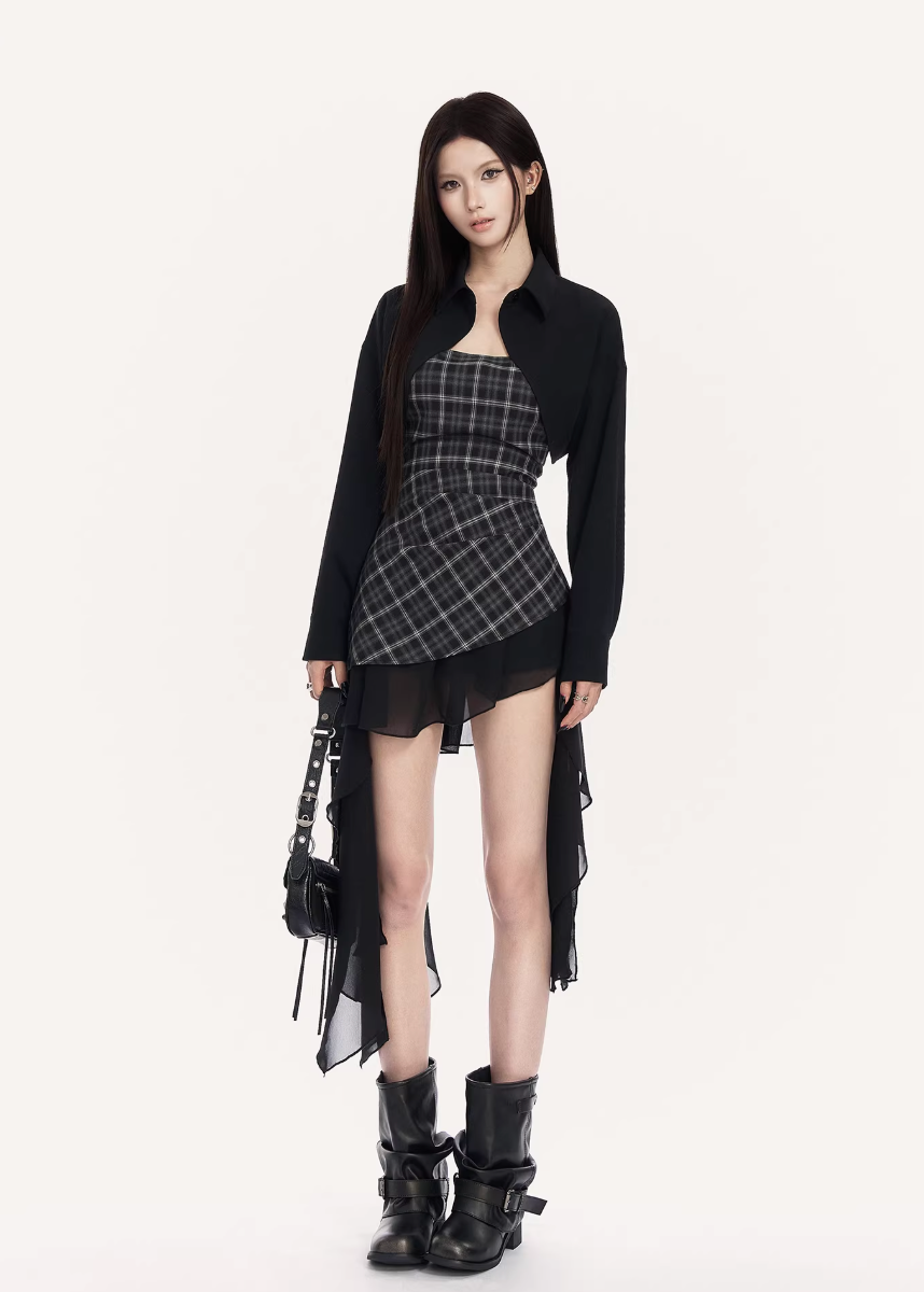 VOCK halter plaid top women, urban asymmetric halterneck blouse, minimalist festival streetwear top, Korean street luxury halter top, cold urban aesthetic womenswear, irregular streamer fashion top, modern Seoul street style halter shirt, architectural silhouette streetwear, VOCK plaid halter layering piece, edgy monochrome festival outfit, structured halterneck street fashion women