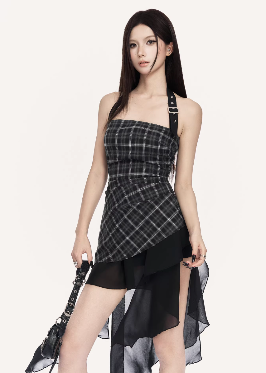 VOCK halter plaid top women, urban asymmetric halterneck blouse, minimalist festival streetwear top, Korean street luxury halter top, cold urban aesthetic womenswear, irregular streamer fashion top, modern Seoul street style halter shirt, architectural silhouette streetwear, VOCK plaid halter layering piece, edgy monochrome festival outfit, structured halterneck street fashion women