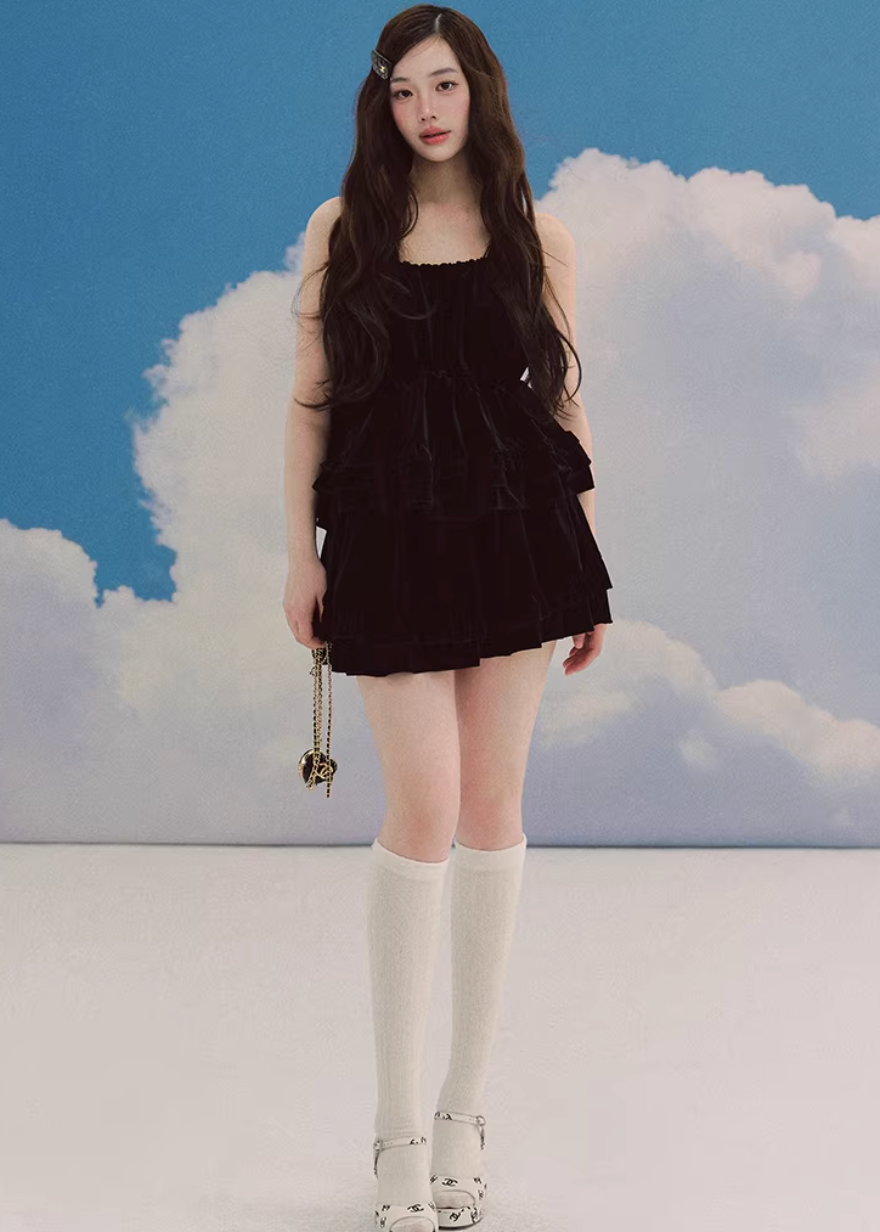 black velvet skirt, ballet mini skirt, tiered skirt women, korean fashion skirt, velvet mini skirt, flared mini skirt, feminine black skirt, soft velvet skirt, slimming mini skirt, playful chic skirt, elegant mini skirt, versatile outfit skirt, layered skirt women, aesthetic fashion skirt, modern feminine clothing, parisian style mini skirt, going out skirt, casual chic mini, refined black skirt, soft texture skirt
