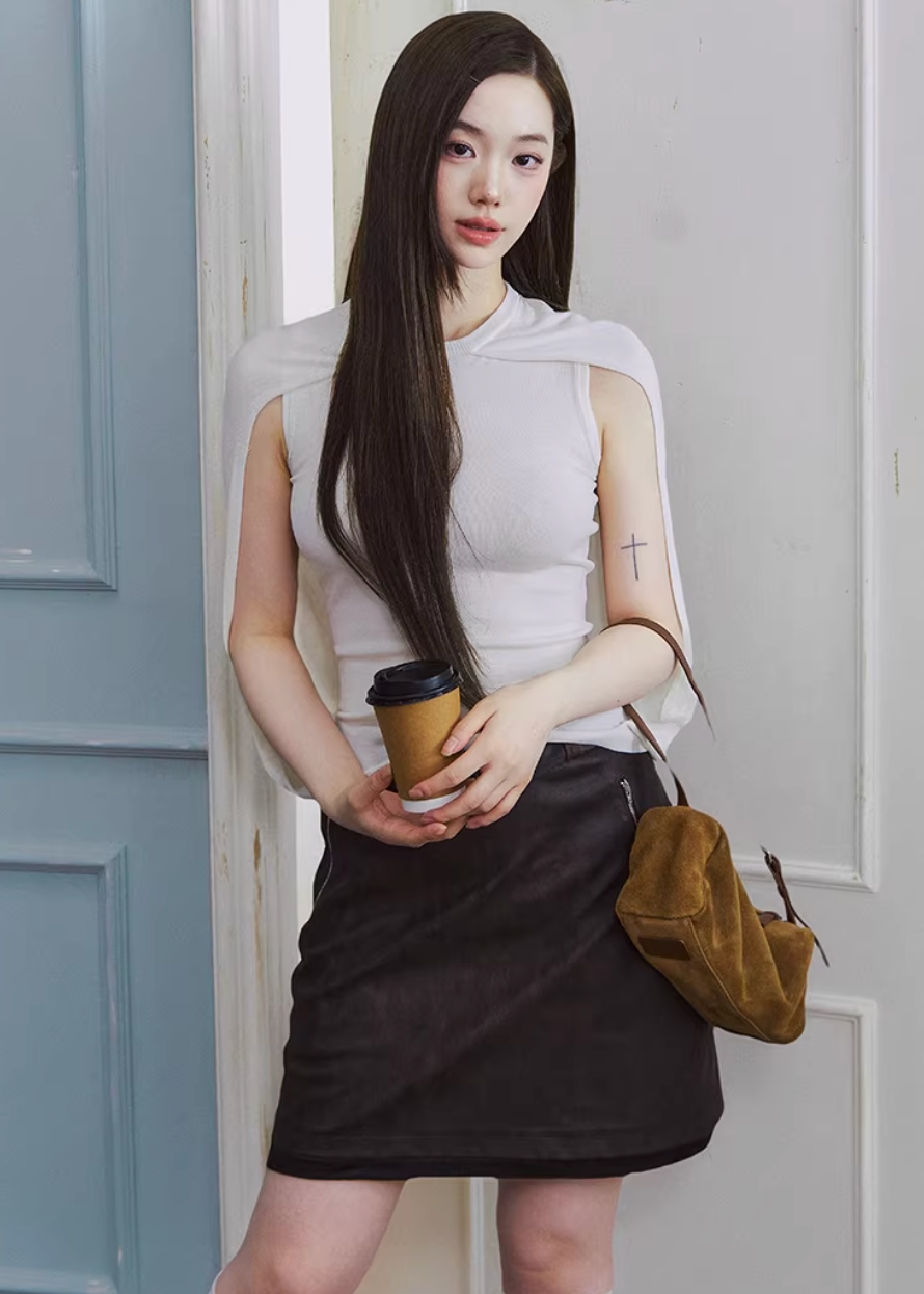 lyocell knit top, cape style top women, sleeveless knit top, korean fashion top, minimalist summer top, draped knit top, lightweight knitwear, breathable fabric top, modern feminine clothing, casual elegant top, soft knit blouse, parisian style clothing, versatile summer outfit, aesthetic fashion top, refined casual wear, clean line top women, flowy knit top, chic everyday top, simple design top, comfortable summer knit
