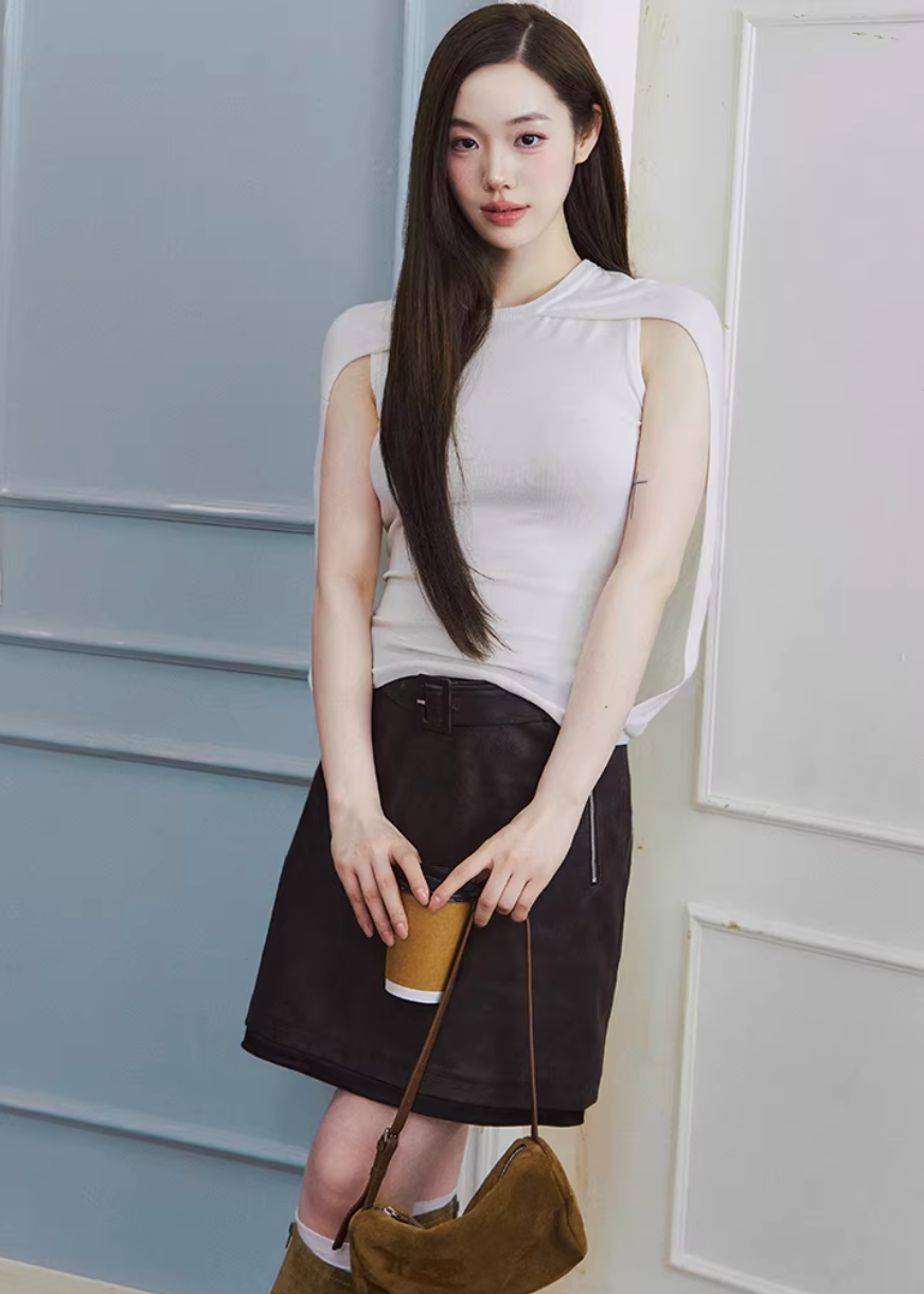 lyocell knit top, cape style top women, sleeveless knit top, korean fashion top, minimalist summer top, draped knit top, lightweight knitwear, breathable fabric top, modern feminine clothing, casual elegant top, soft knit blouse, parisian style clothing, versatile summer outfit, aesthetic fashion top, refined casual wear, clean line top women, flowy knit top, chic everyday top, simple design top, comfortable summer knit