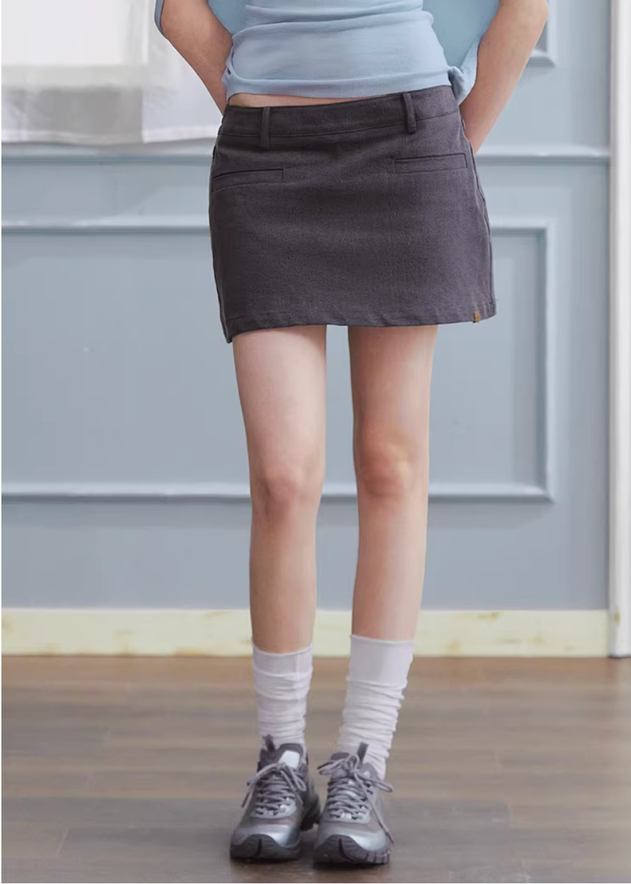 denim mini skirt women, low rise denim skirt, washed denim skirt, korean fashion skirt, hip hugging skirt, casual mini skirt women, vintage wash denim, everyday denim skirt, minimalist skirt women, chic street style skirt, modern feminine clothing, versatile mini skirt, spring denim outfit, aesthetic fashion skirt, soft denim skirt, simple design skirt, fitted mini skirt women, urban style clothing, clean silhouette skirt, essential wardrobe piece