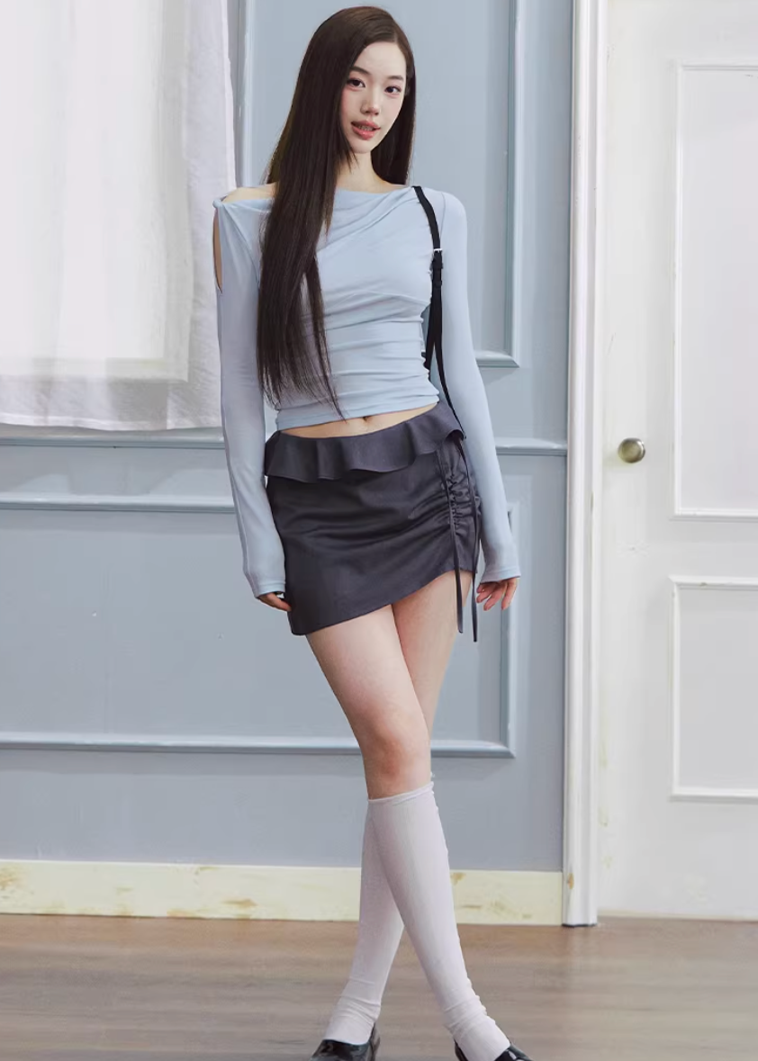off shoulder top women, tencel long sleeve top, asymmetrical neckline top, korean fashion top, slim fit tee women, minimalist long sleeve top, breathable fabric top, modern feminine clothing, casual chic top, fitted long sleeve shirt, soft knit top women, versatile everyday top, aesthetic fashion top, parisian style clothing, clean line top, lightweight layering top, refined casual wear, edgy feminine outfit, simple design top, contemporary fashion women