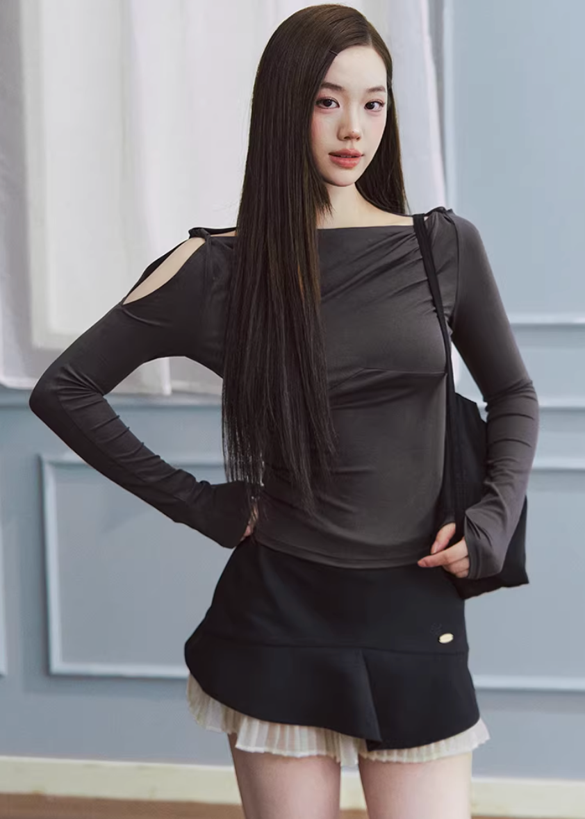 off shoulder top women, tencel long sleeve top, asymmetrical neckline top, korean fashion top, slim fit tee women, minimalist long sleeve top, breathable fabric top, modern feminine clothing, casual chic top, fitted long sleeve shirt, soft knit top women, versatile everyday top, aesthetic fashion top, parisian style clothing, clean line top, lightweight layering top, refined casual wear, edgy feminine outfit, simple design top, contemporary fashion women