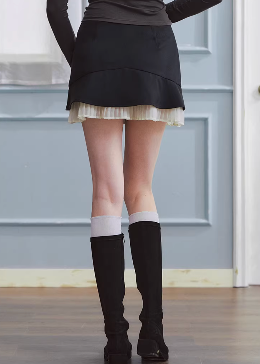 layered mini skirt women, pleated skirt women, ruffle mini skirt, korean fashion skirt, asymmetrical skirt, feminine mini skirt, contrast layer skirt, aesthetic fashion skirt, chic everyday outfit, modern feminine clothing, lightweight skirt women, versatile mini skirt, casual elegant skirt, spring mini skirt, soft texture skirt, stylish short skirt, parisian style clothing, refined casual wear, playful mini skirt, clean silhouette skirt
