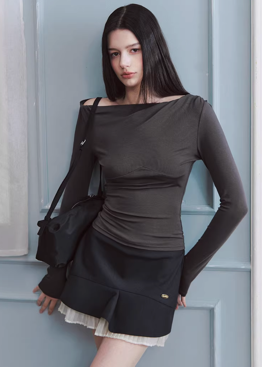 layered mini skirt women, pleated skirt women, ruffle mini skirt, korean fashion skirt, asymmetrical skirt, feminine mini skirt, contrast layer skirt, aesthetic fashion skirt, chic everyday outfit, modern feminine clothing, lightweight skirt women, versatile mini skirt, casual elegant skirt, spring mini skirt, soft texture skirt, stylish short skirt, parisian style clothing, refined casual wear, playful mini skirt, clean silhouette skirt