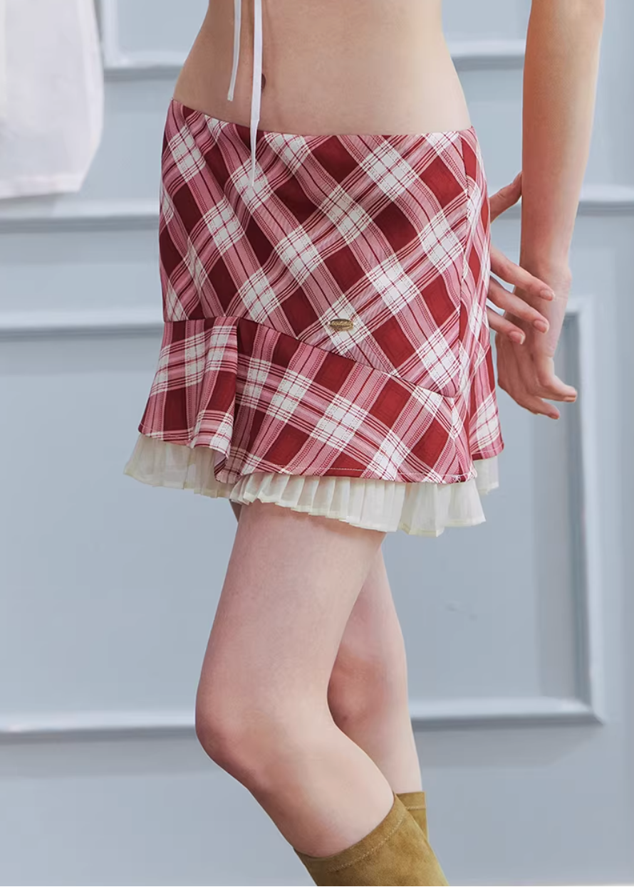 layered mini skirt women, pleated skirt women, ruffle mini skirt, korean fashion skirt, asymmetrical skirt, feminine mini skirt, contrast layer skirt, aesthetic fashion skirt, chic everyday outfit, modern feminine clothing, lightweight skirt women, versatile mini skirt, casual elegant skirt, spring mini skirt, soft texture skirt, stylish short skirt, parisian style clothing, refined casual wear, playful mini skirt, clean silhouette skirt
