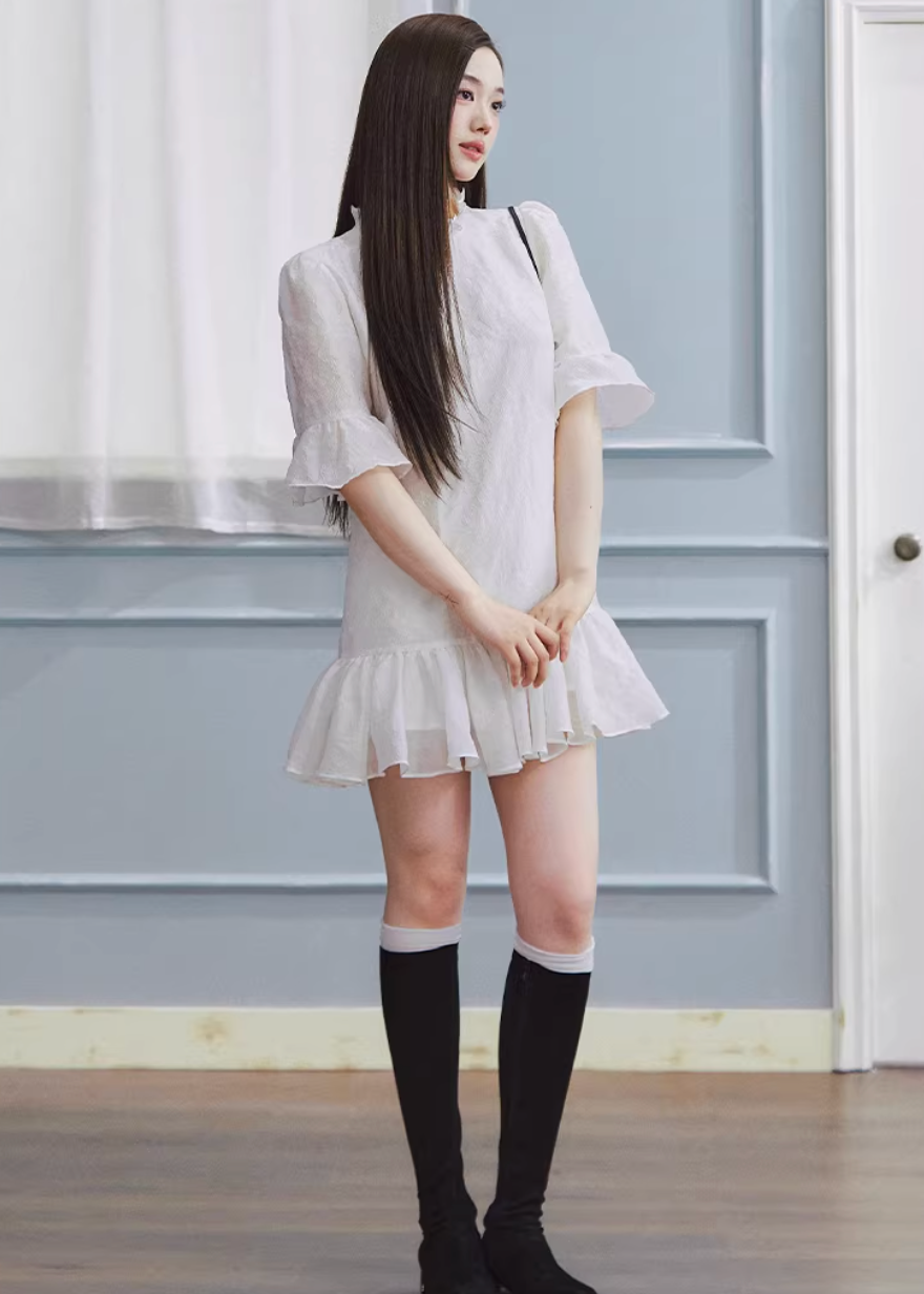 white mini dress women, jacquard dress women, ruffle dress spring, korean fashion dress, spring outfits 2026, feminine mini dress, textured white dress, aesthetic fashion dress, lightweight summer dress, chic everyday outfit, modern feminine clothing, elegant casual dress, parisian style clothing, versatile spring dress, soft girl aesthetic dress, flared mini dress, refined casual wear, delicate texture dress, romantic white dress, spring wardrobe essential